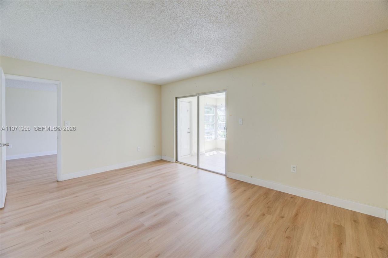 7450 NW 17th St, Unit 205, Plantation, FL 33313 Photo