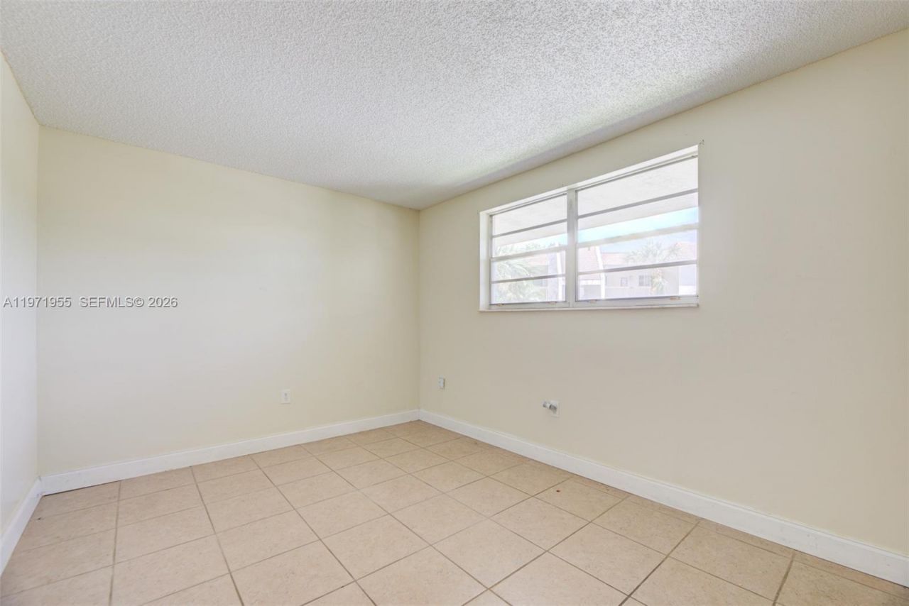 7450 NW 17th St, Unit 205, Plantation, FL 33313 Photo
