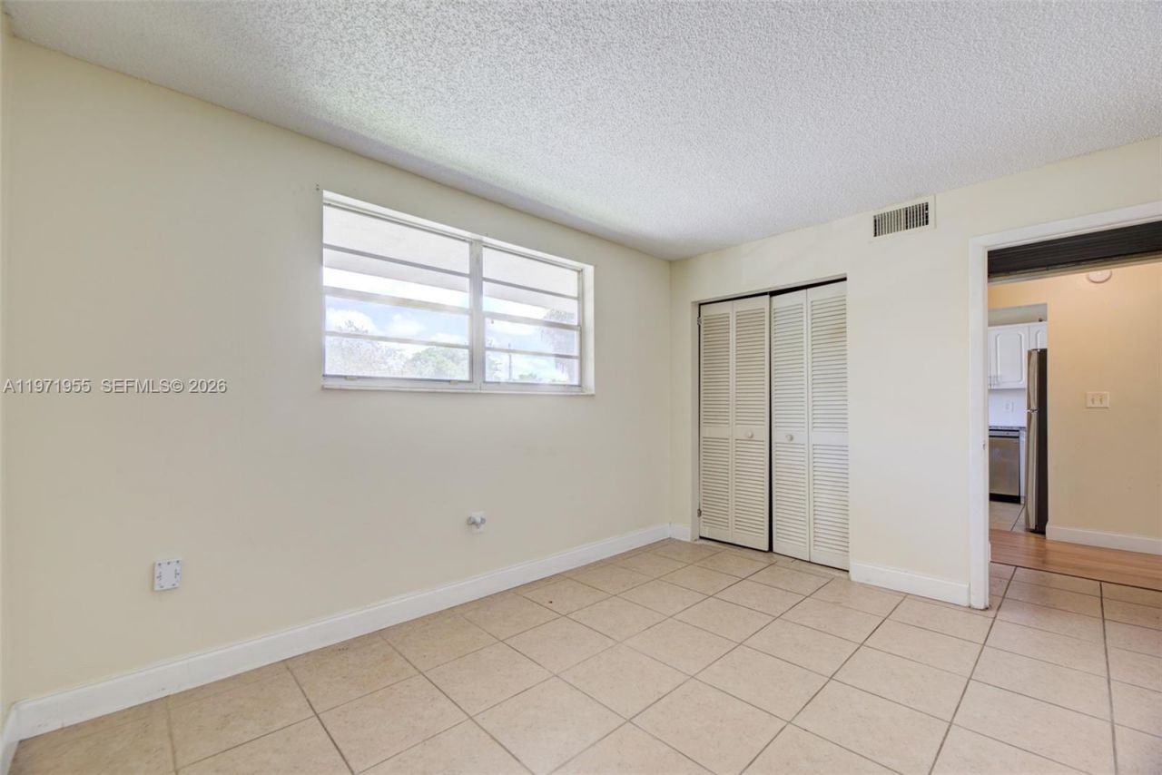 7450 NW 17th St, Unit 205, Plantation, FL 33313 Photo