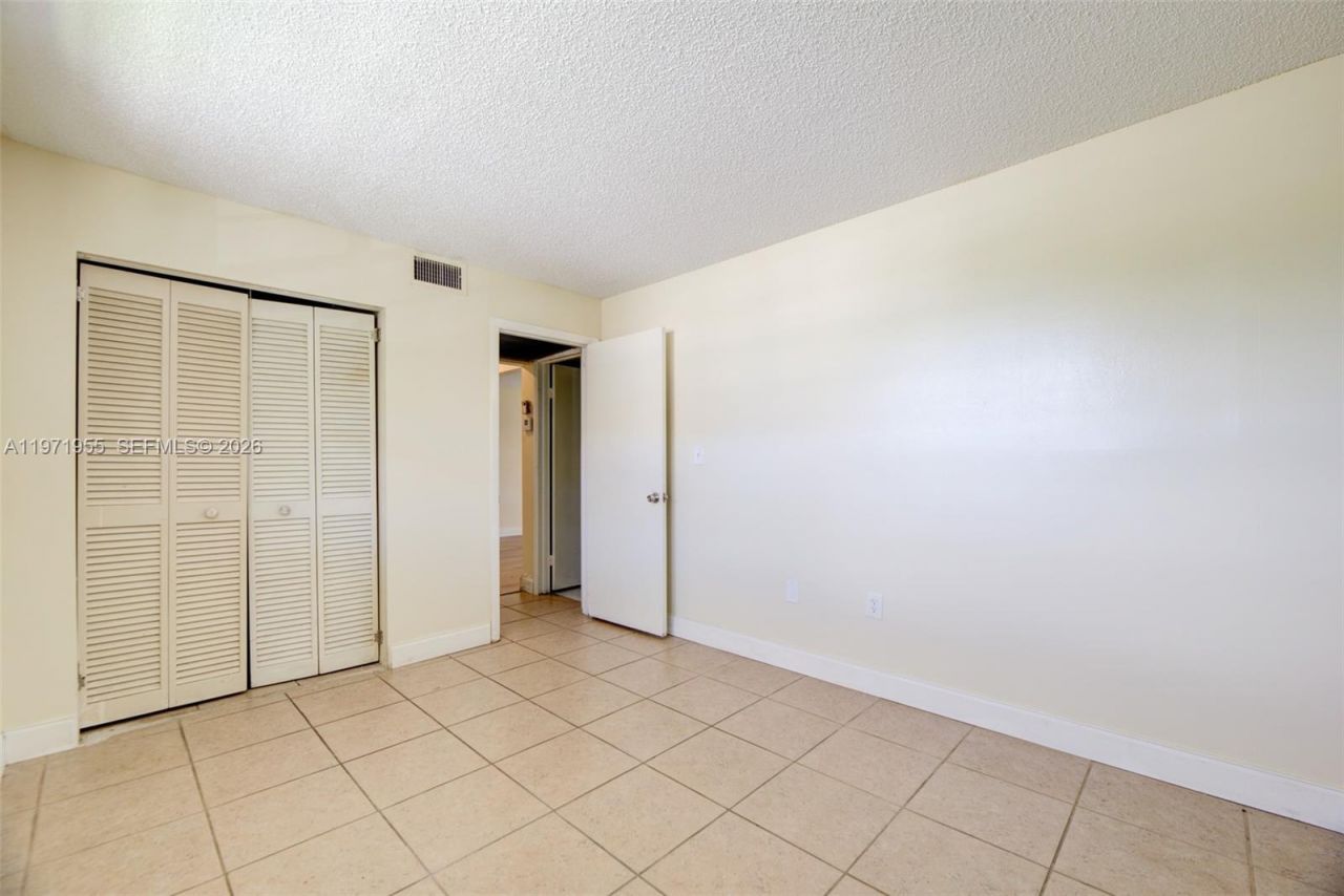 7450 NW 17th St, Unit 205, Plantation, FL 33313 Photo
