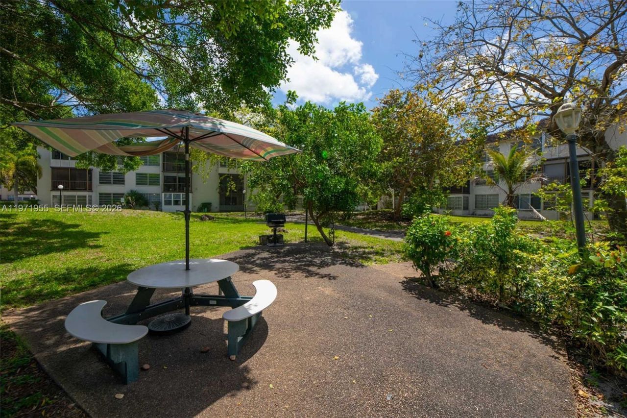 7450 NW 17th St, Unit 205, Plantation, FL 33313 Photo