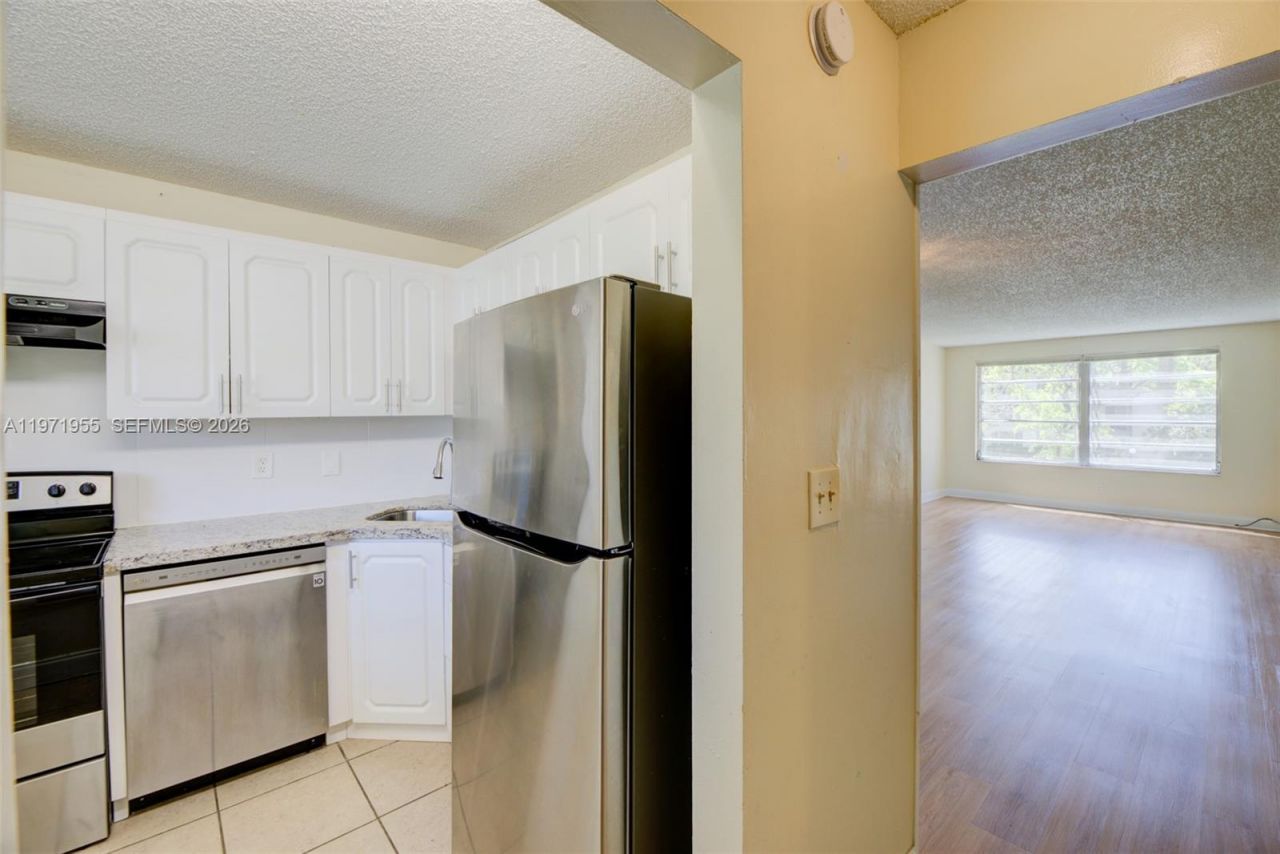 7450 NW 17th St, Unit 205, Plantation, FL 33313 Photo