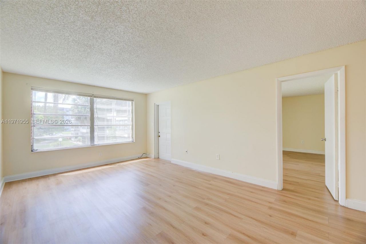 7450 NW 17th St, Unit 205, Plantation, FL 33313 Photo