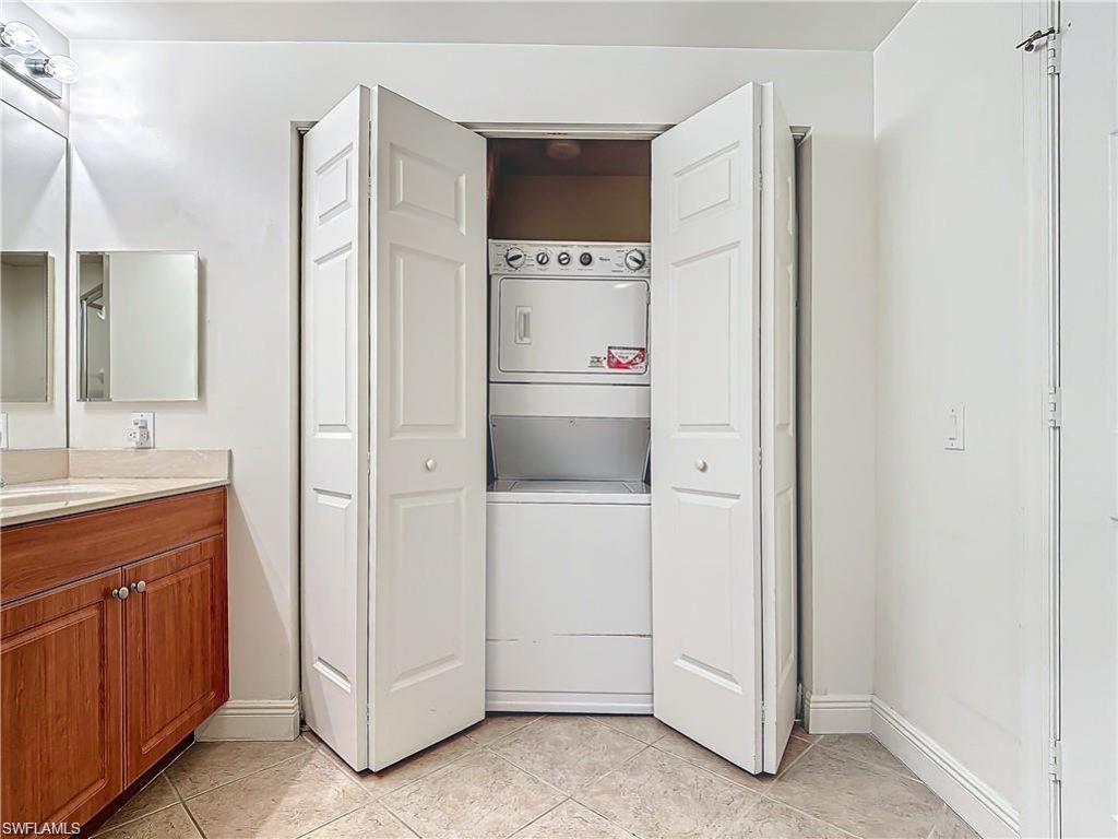 2745 1st St , Unit 111, Fort Myers, FL 33916 Photo