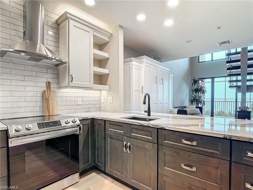 2745 1st St, Unit 111, Fort Myers, FL 33916 Photo