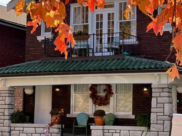 4990 Tholozan Avenue, St Louis, MO 63109