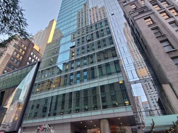 18 W 48th Street, Unit 17D, New York (Manhattan), NY 10036