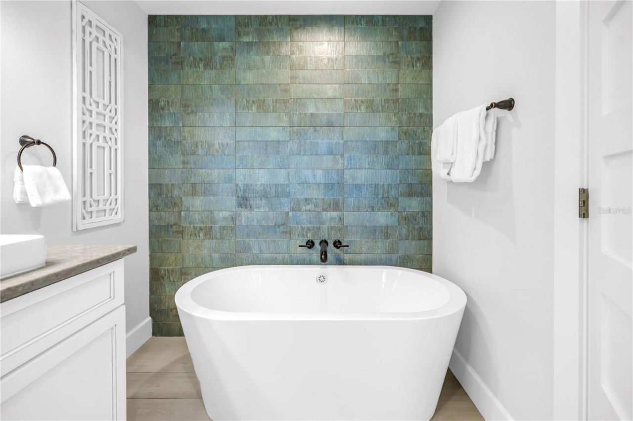 316 Beach Road, Sarasota, FL 34242 Photo