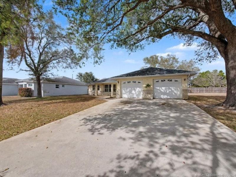 401 SW Ridgecrest Drive, Port Saint Lucie, FL 34953 Photo