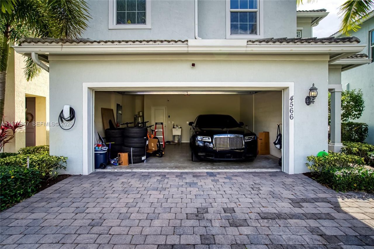 4566 Ficus St , Hollywood, FL 33021 Photo