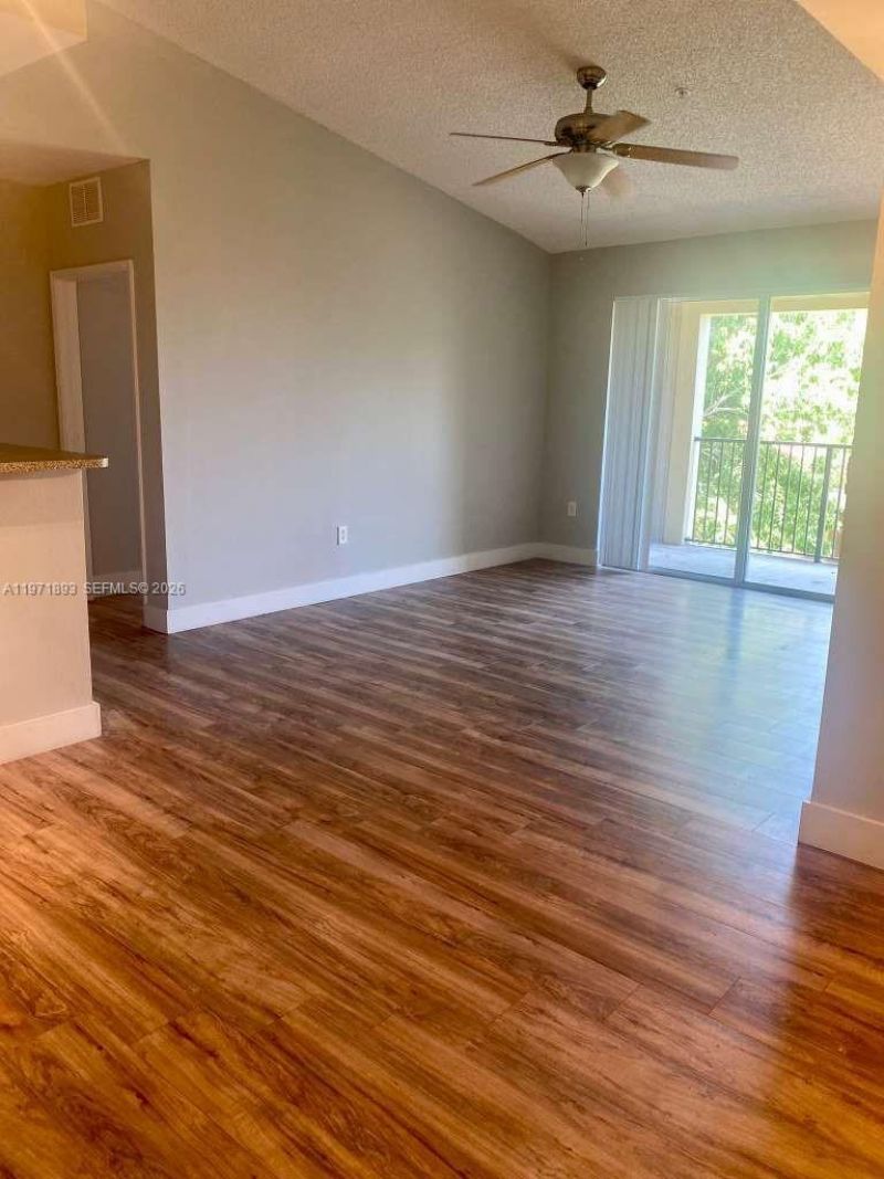 7930 N Nob Hill Rd, Unit 304, Tamarac, FL 33321 Photo