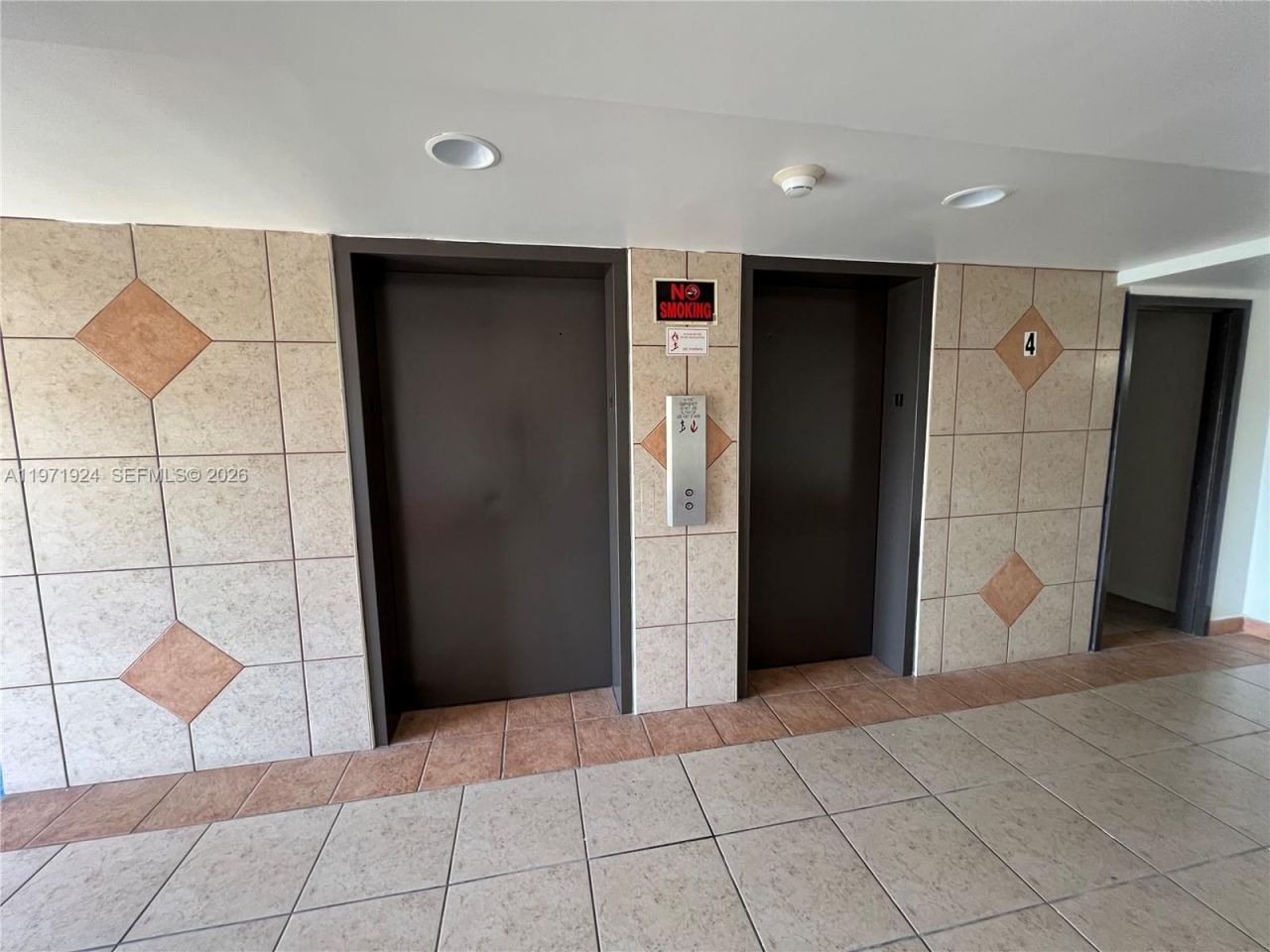 9686 Fontainebleau Blvd , Unit 402, Miami, FL 33172 Photo