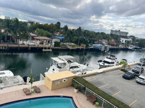 2000 NE 135th St , Unit 406, North Miami, FL 33181