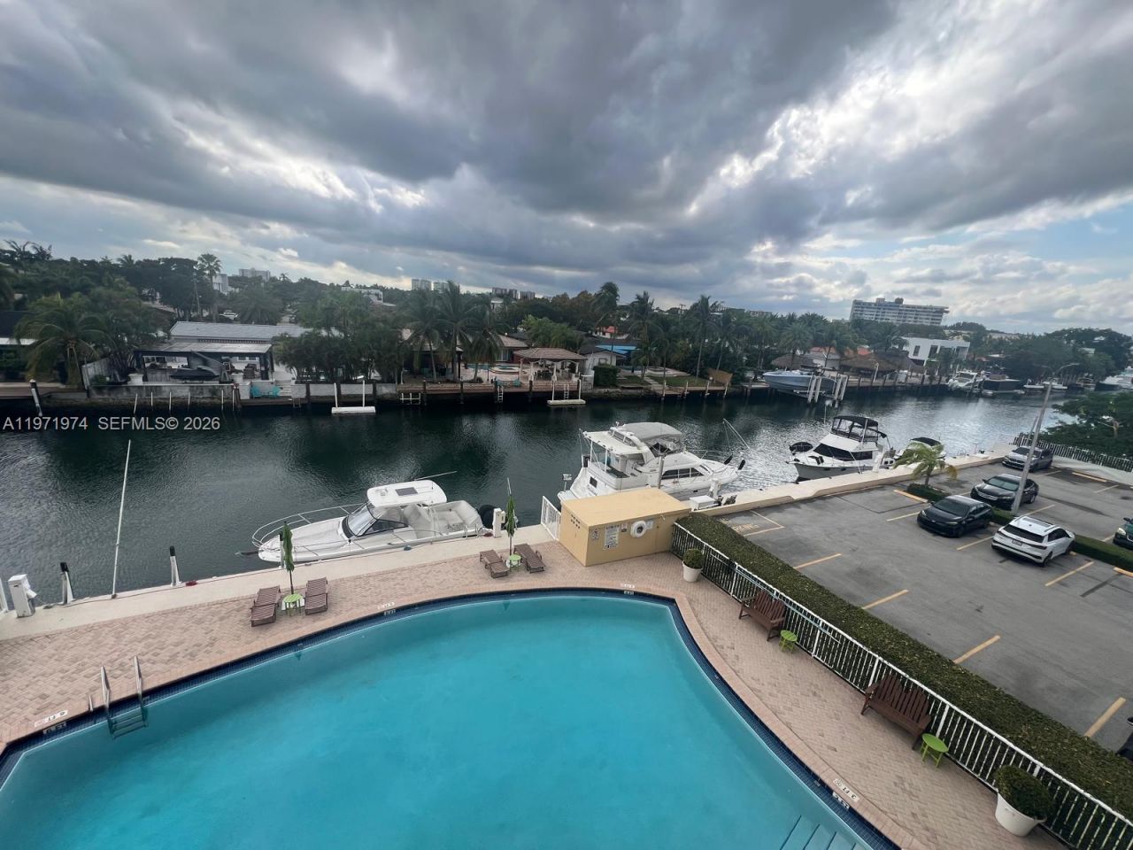 2000 NE 135th St, Unit 406, North Miami, FL 33181 Photo