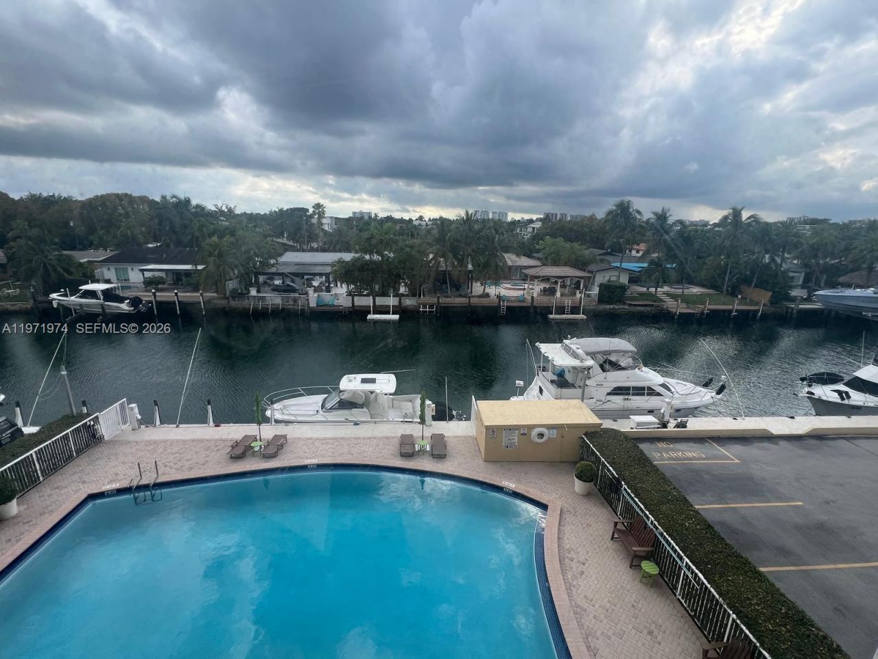 2000 NE 135th St, Unit 406, North Miami, FL 33181 Photo