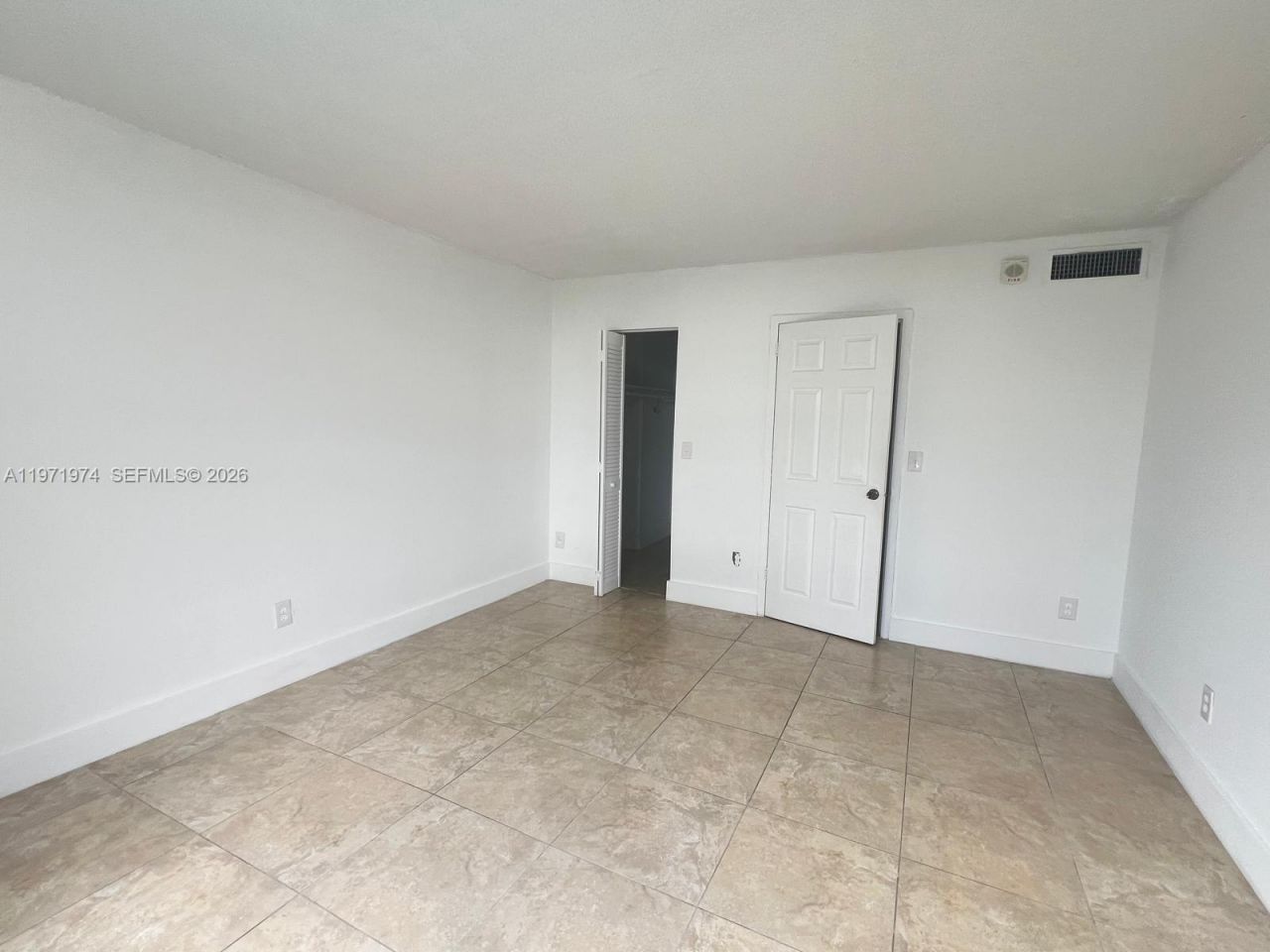 2000 NE 135th St, Unit 406, North Miami, FL 33181 Photo