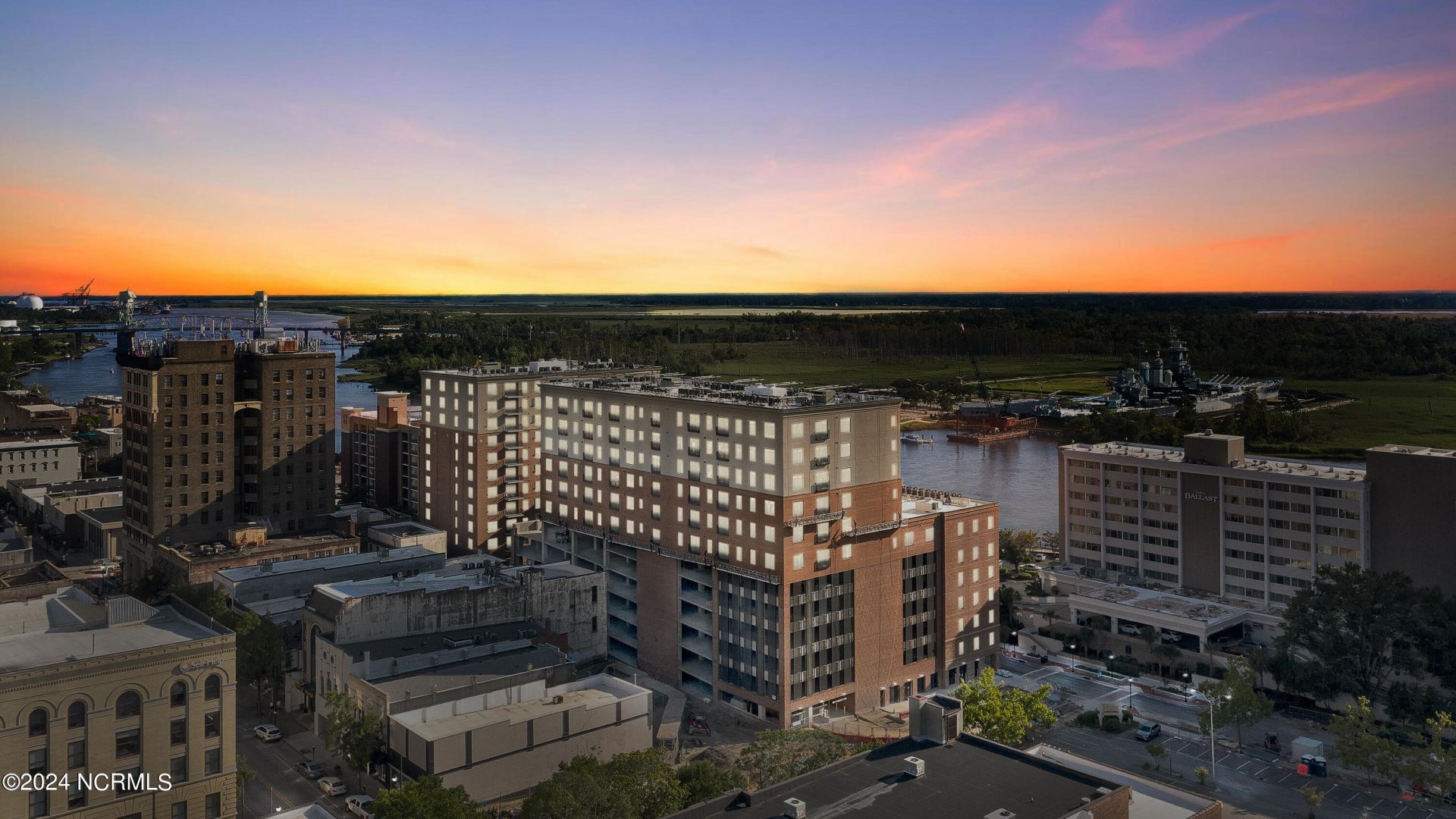 240 N Water Street, Unit Apt 853, Wilmington, NC 28401 Main Photo