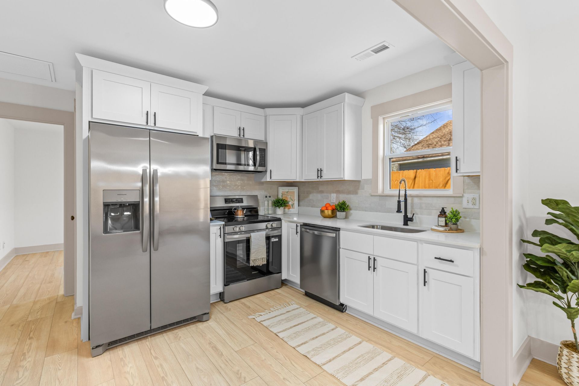 418 Carolina Circle Photo 11