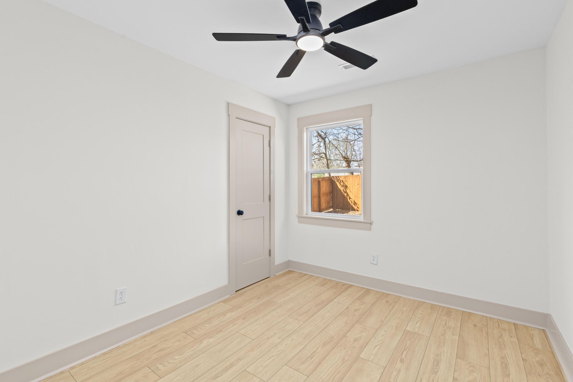 418 Carolina Circle Photo 22