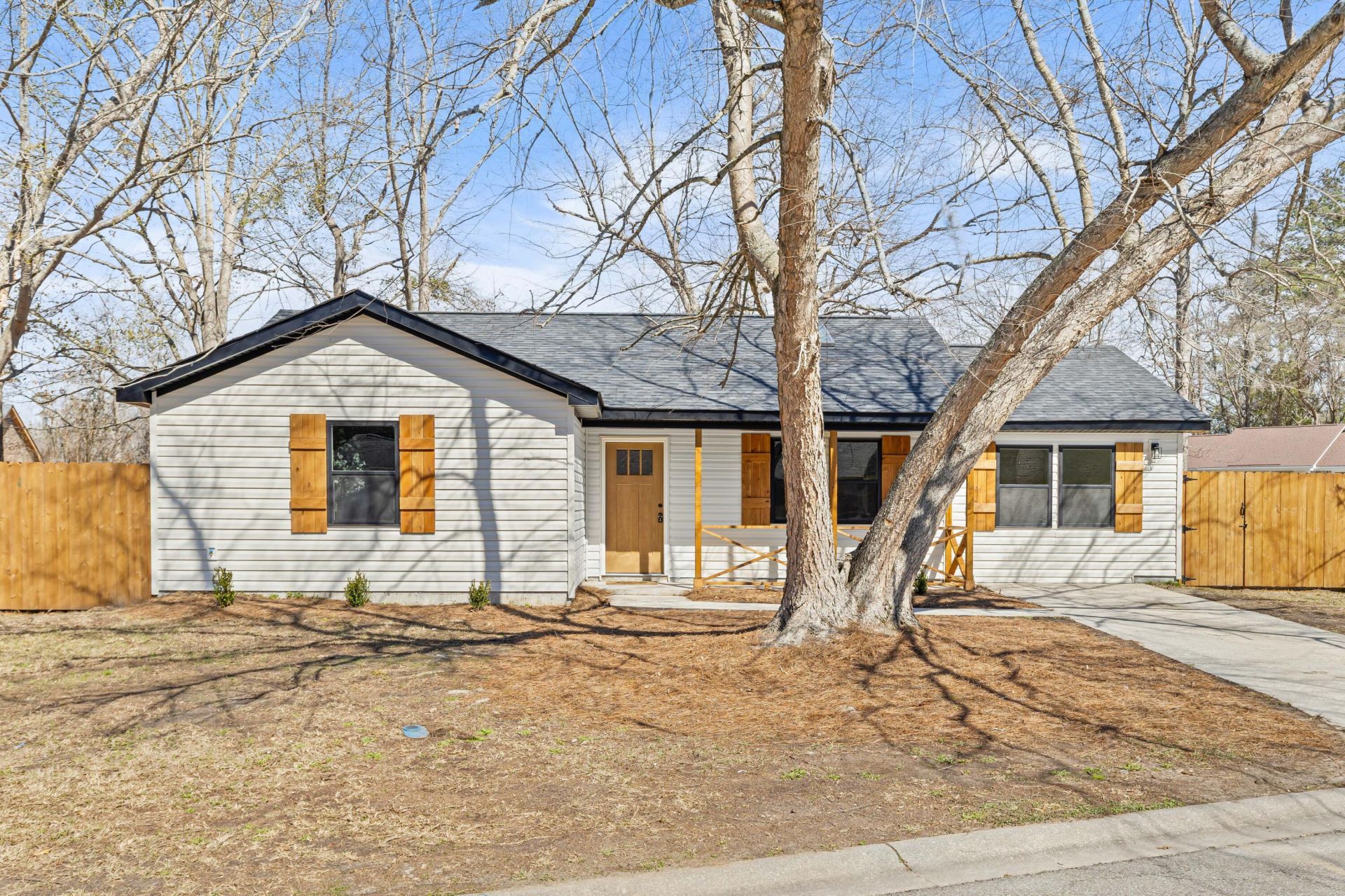 418 Carolina Circle Photo 3