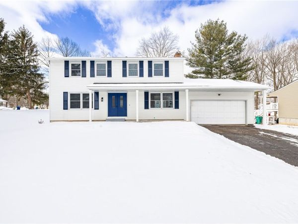1427 Tudor Way, Farmington, NY 14425