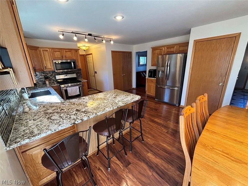 907 Park Village Drive, Louisville, OH 44641 Photo 10