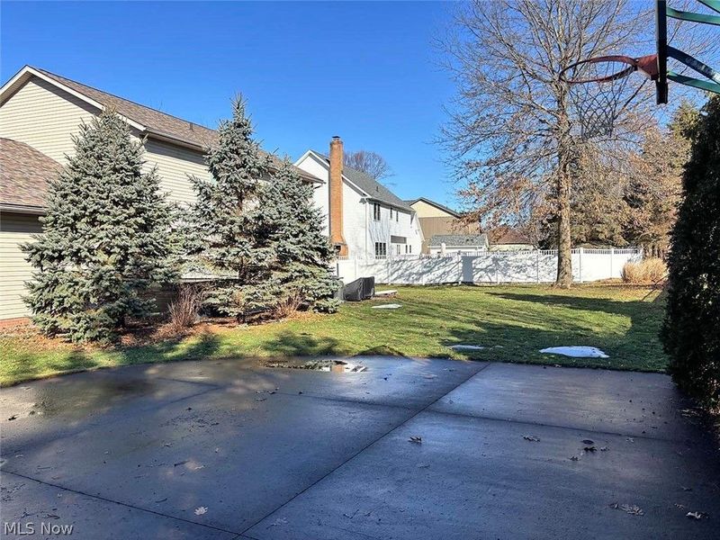 907 Park Village Drive, Louisville, OH 44641 Photo 37