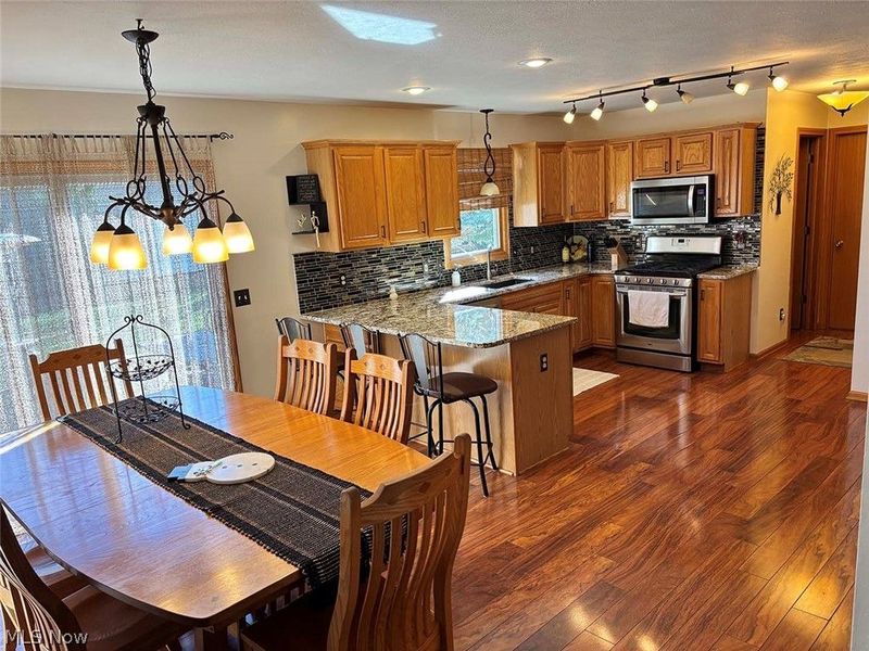 907 Park Village Drive, Louisville, OH 44641 Photo 6