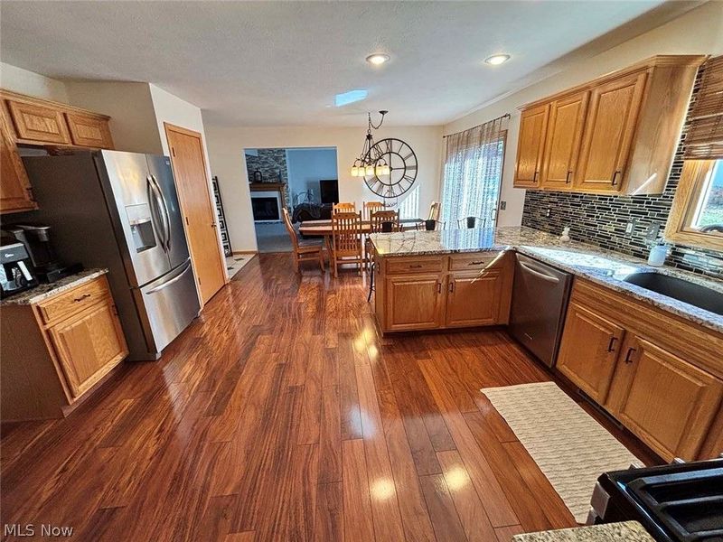 907 Park Village Drive, Louisville, OH 44641 Photo 8