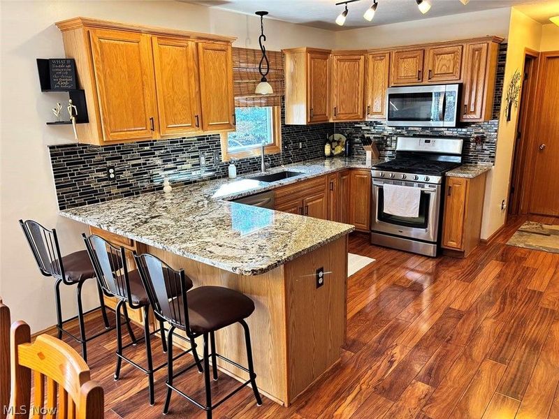 907 Park Village Drive, Louisville, OH 44641 Photo 9