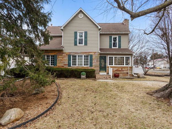 302 Shimp Street, Milmine, IL 61855