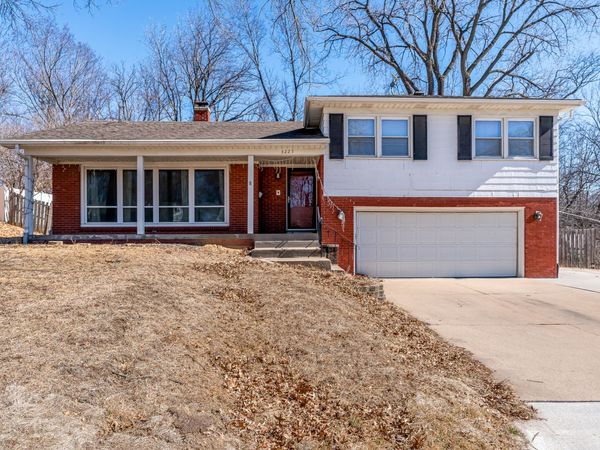 3225 28th Street Court , Rock Island, IL 61201