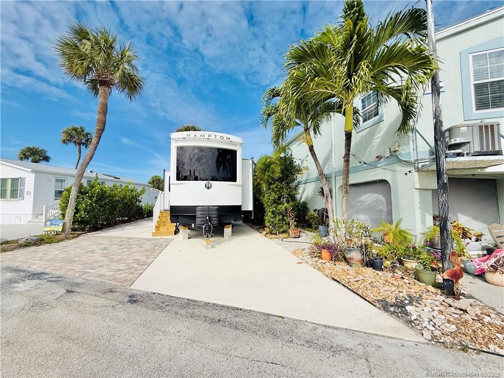 10725 S Ocean Drive, Unit 393, Jensen Beach, FL 34957 Photo