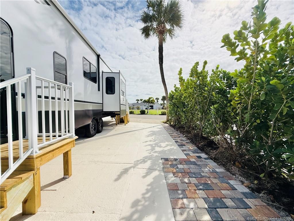 10725 S Ocean Drive, Unit 393, Jensen Beach, FL 34957 Photo