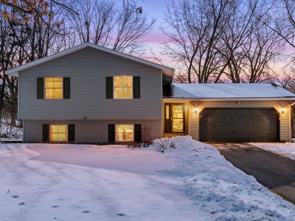 4109 Valentine Crest Road, Arden Hills, MN 55112