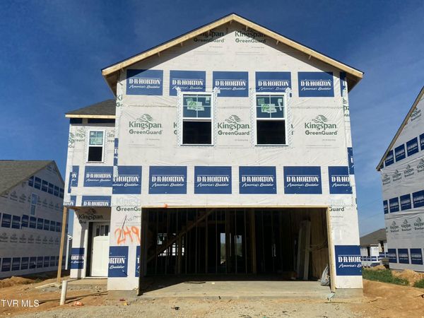 2101 Fox Meadows Circle, Bluff City, TN 37618