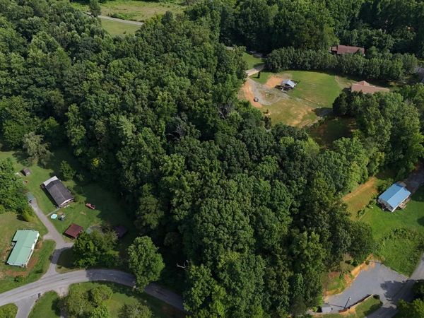 Tr 4 Crystal Lane, Unicoi, TN 37692