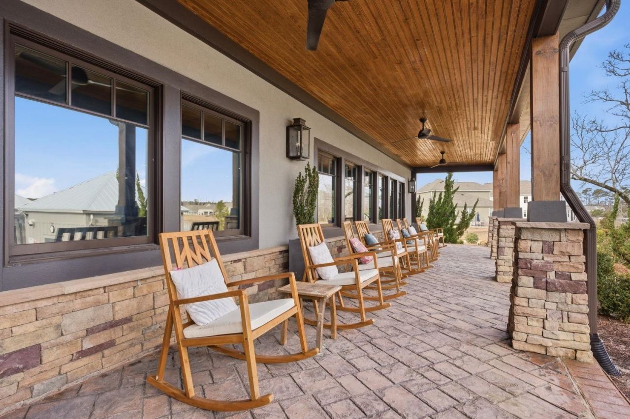 955 Irving Dr.  Photo 11