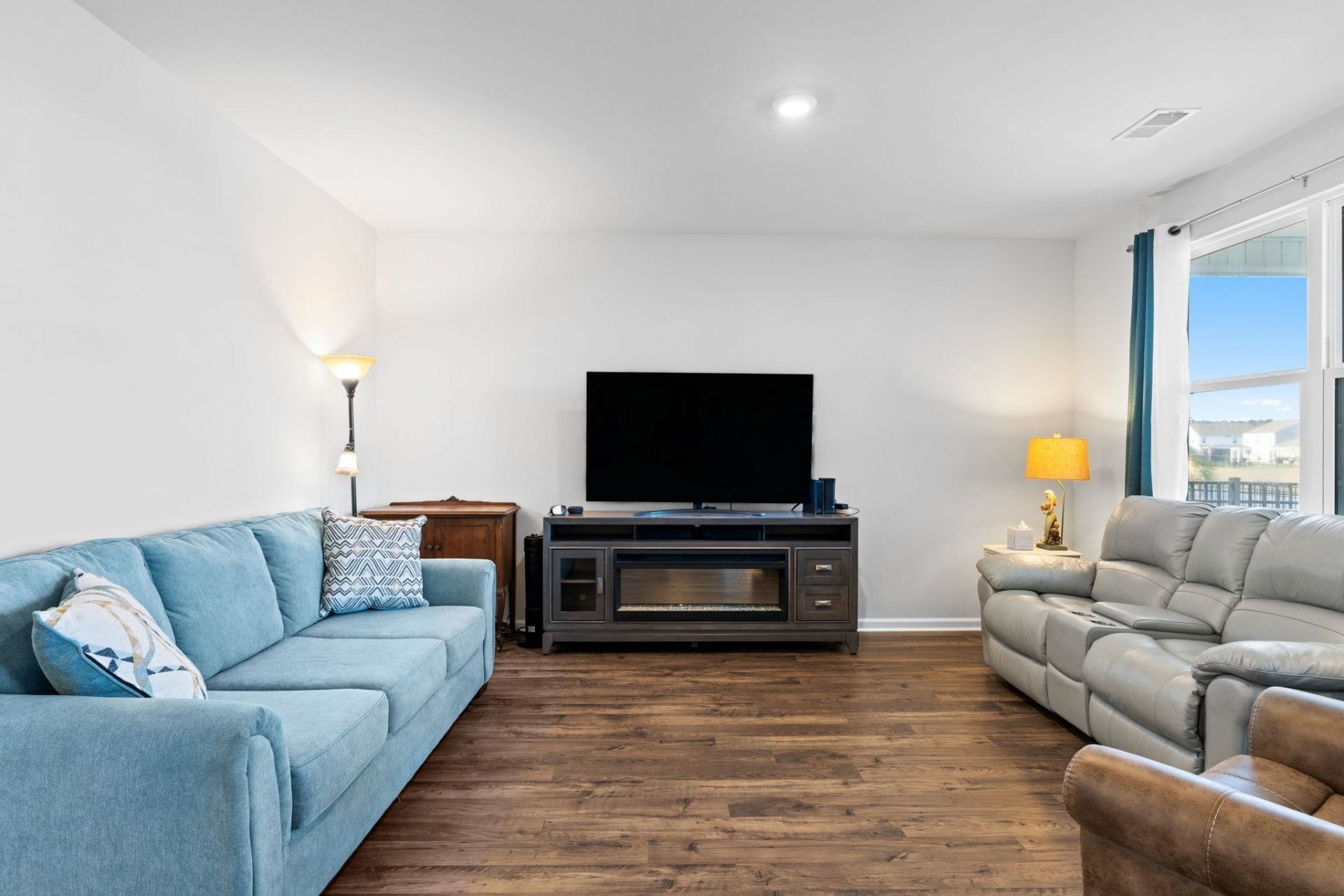 955 Irving Dr. Photo 11