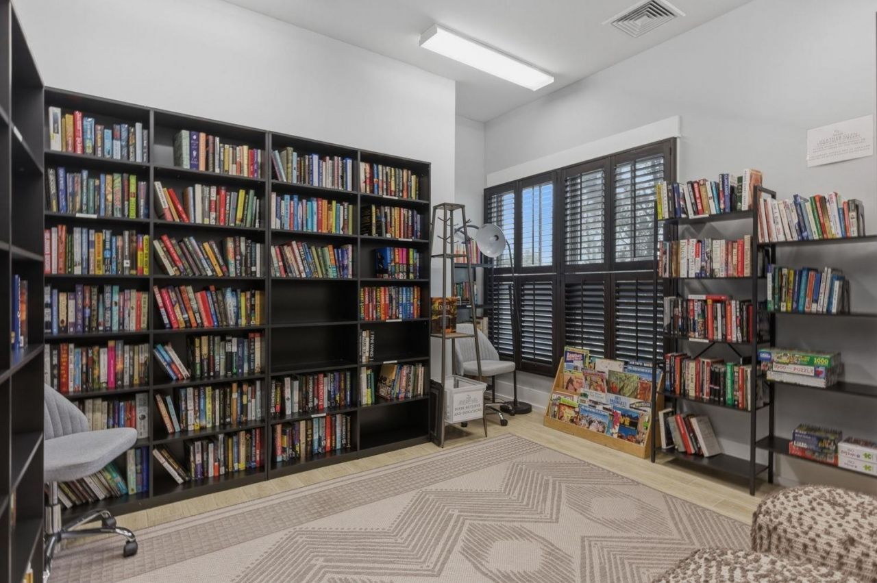 955 Irving Dr.  Photo 16