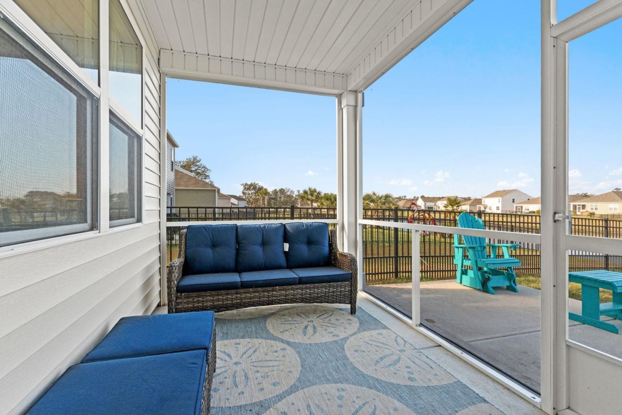 955 Irving Dr. Photo 23