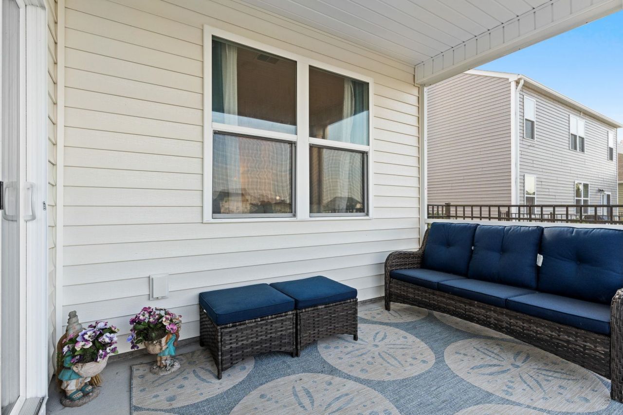 955 Irving Dr. Photo 24