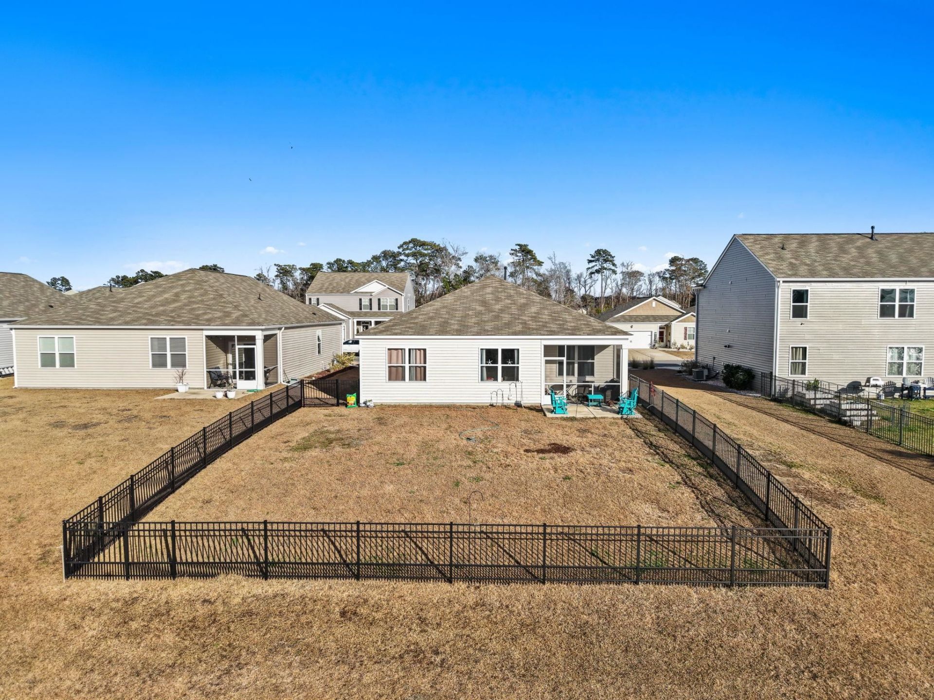 955 Irving Dr. Photo 26