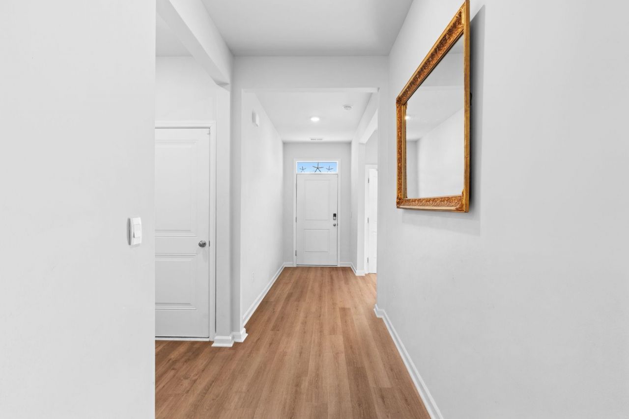 955 Irving Dr. Photo 4