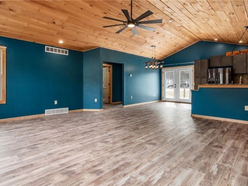 8160 Butcher Knife Road, Roseville, OH 43777 Photo 6