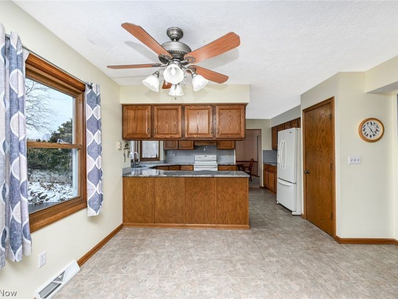 2138 Forest Oak Drive, Akron, OH 44312 Photo 19