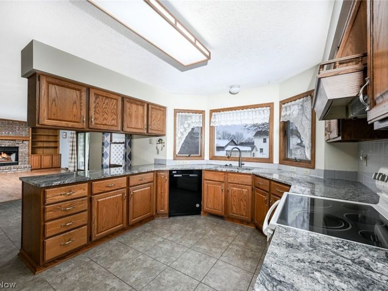 2138 Forest Oak Drive, Akron, OH 44312 Photo 22