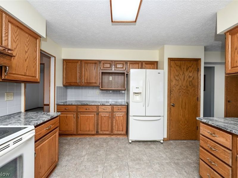 2138 Forest Oak Drive, Akron, OH 44312 Photo 24