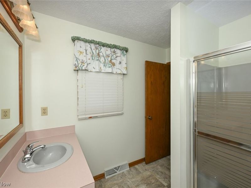 2138 Forest Oak Drive, Akron, OH 44312 Photo 41