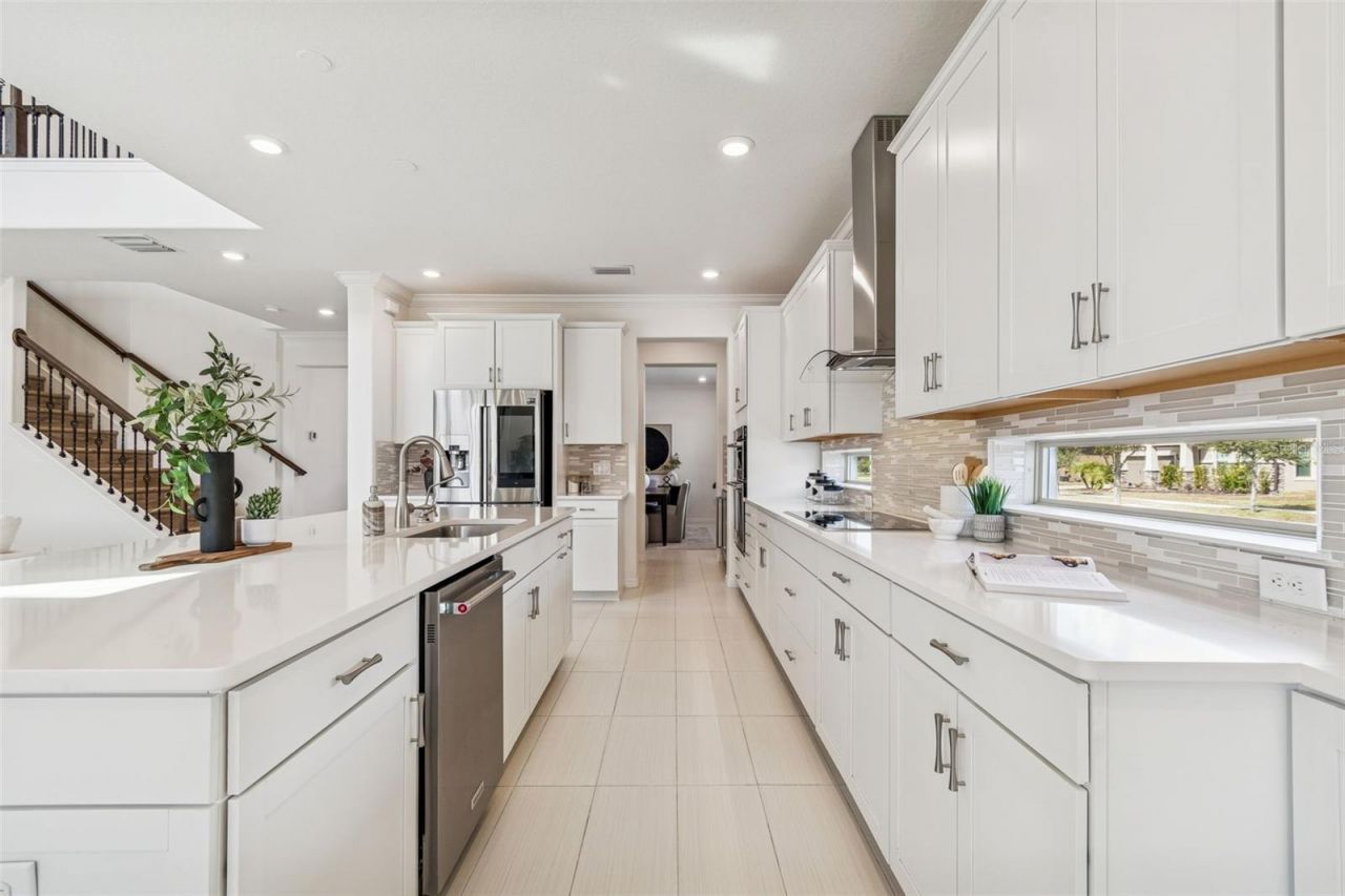 18937 Willowmore Cedar Drive, Lutz, FL 33558 Photo